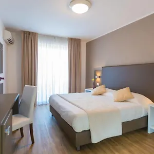 3* מלון Bel 3